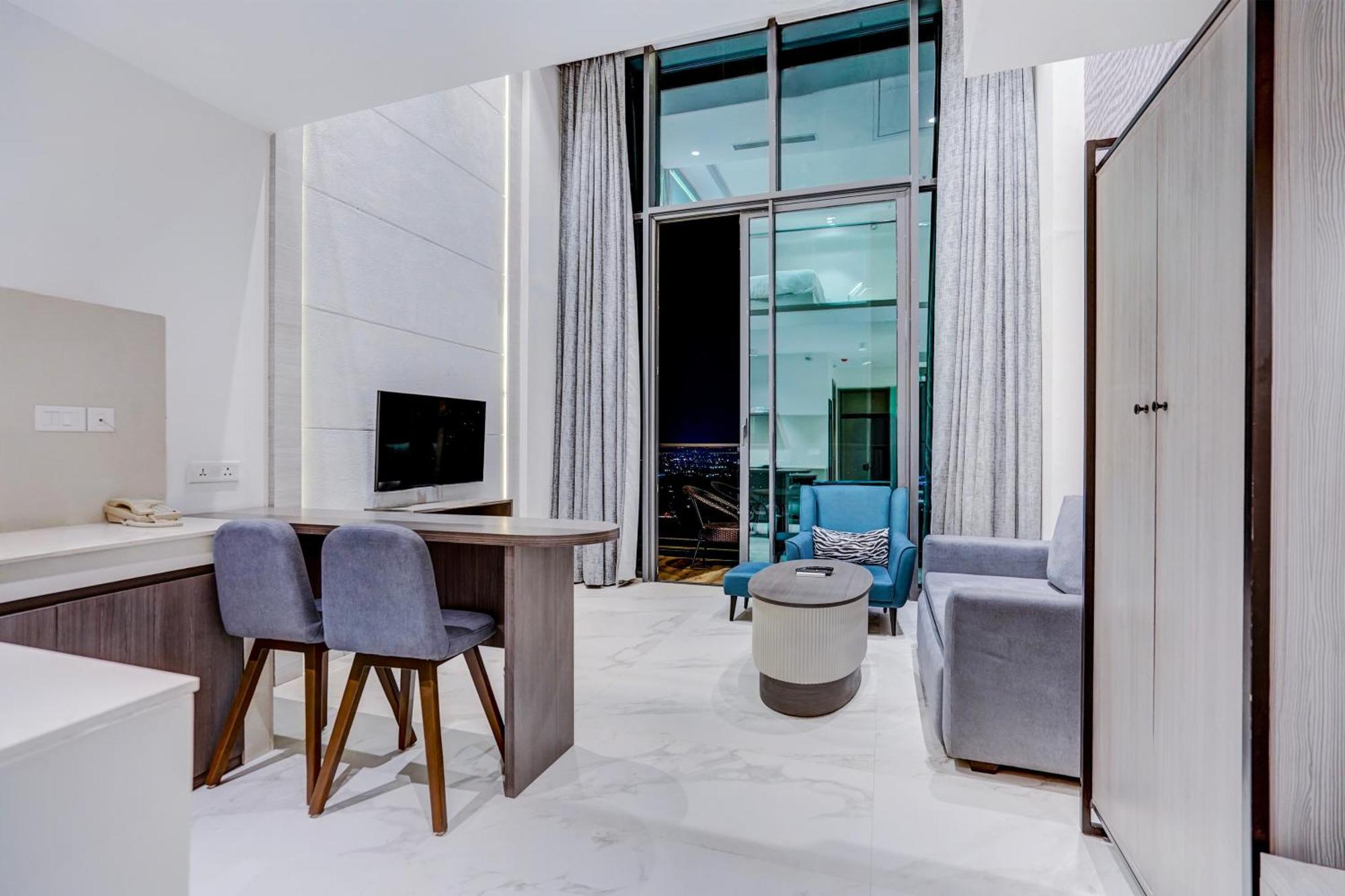 Sunday Hotels And Residences Gurgaon Exterior foto