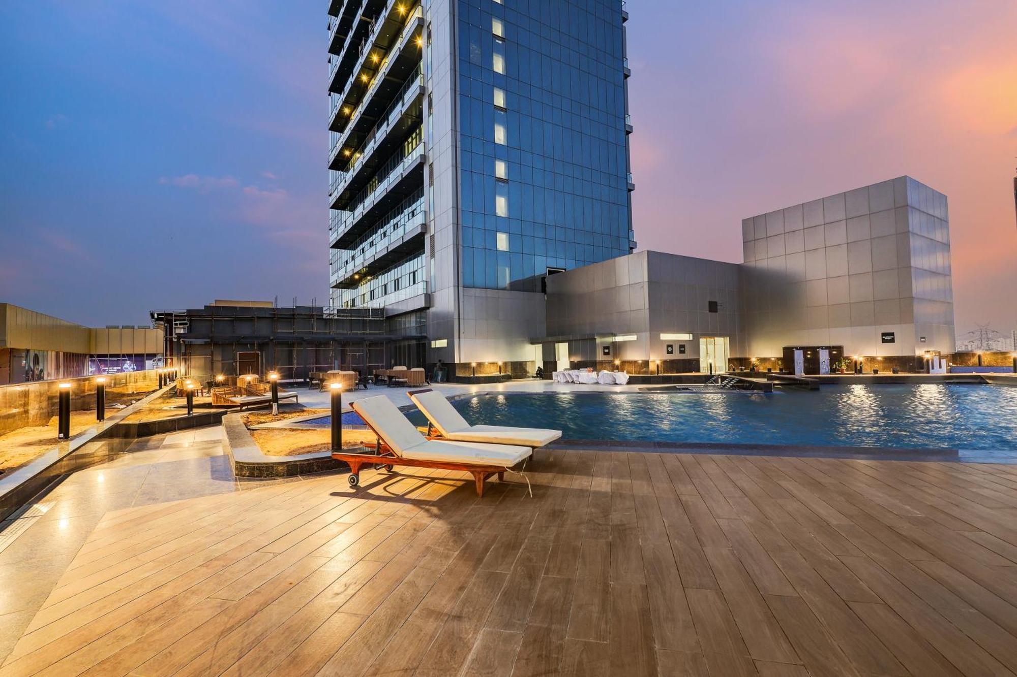 Sunday Hotels And Residences Gurgaon Exterior foto