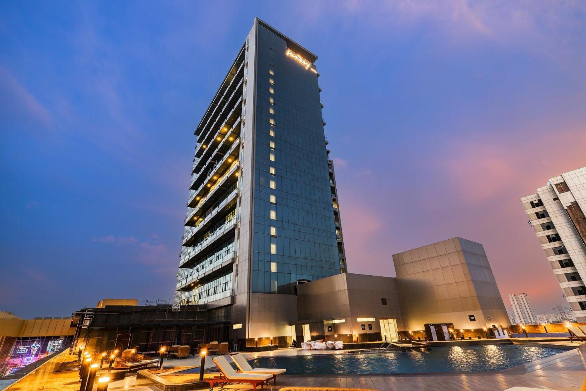 Sunday Hotels And Residences Gurgaon Exterior foto