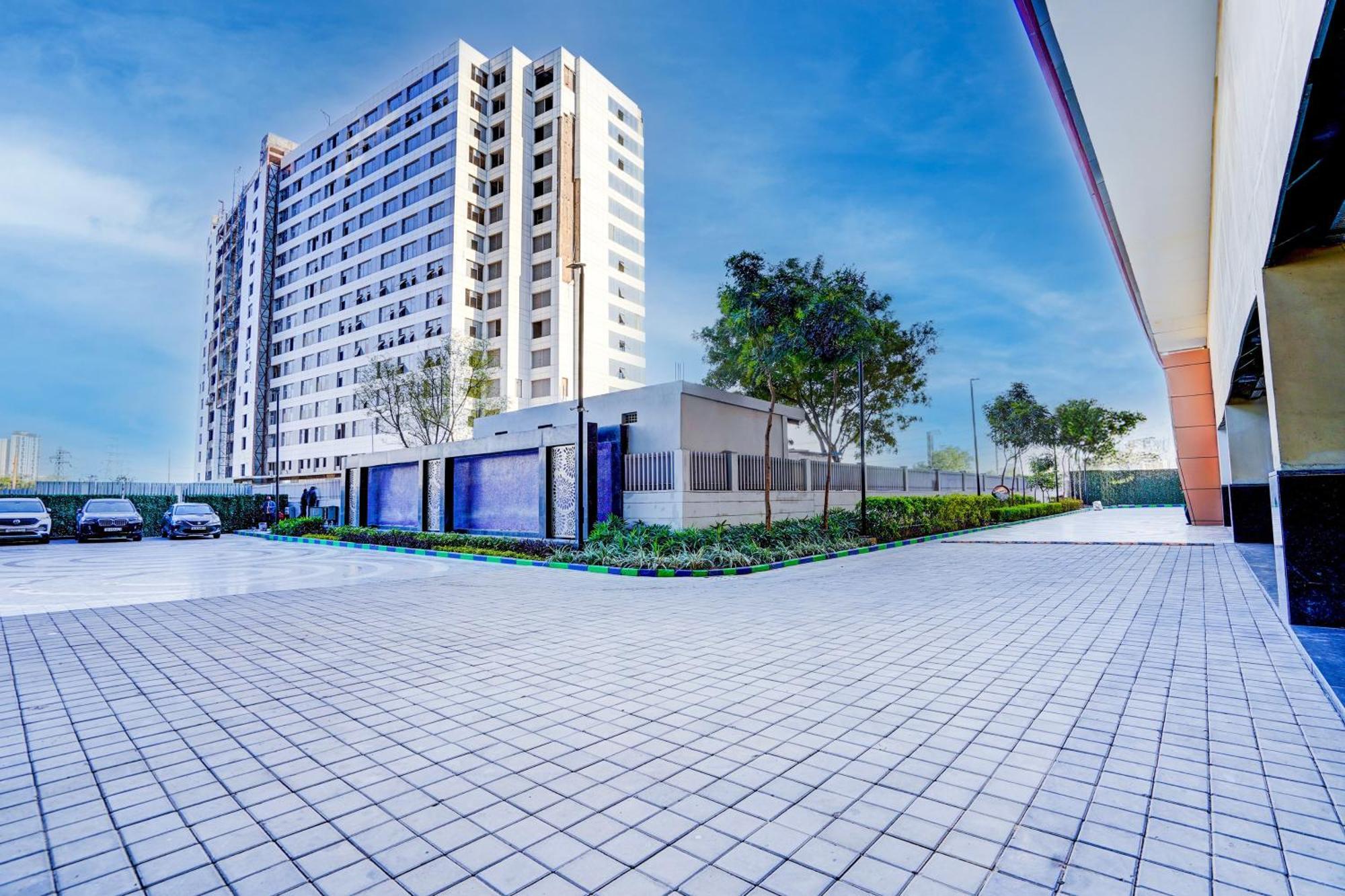 Sunday Hotels And Residences Gurgaon Exterior foto