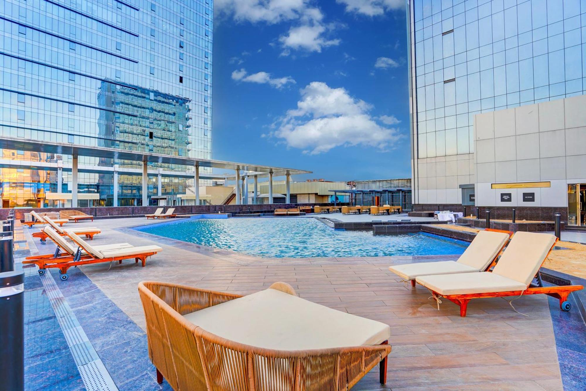 Sunday Hotels And Residences Gurgaon Exterior foto